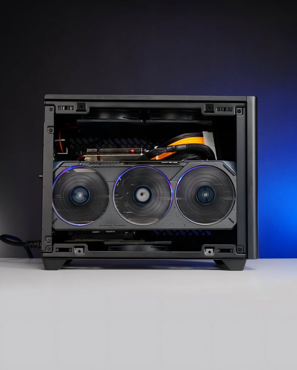 GIGABYTE_DE's tweet image. GIGABYTE AORUS AERO GiMATE AI TOP GAMING POWER 😎

Dank an 💘🛠📸🎥💻: @ battlerigs @ aorus_uk

#GIGABYTE #AORUS #pcbuild #pcmr #SetupGoals #VibeCheck