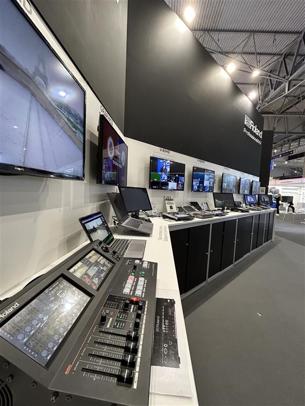 Roland Pro A/V tweet media