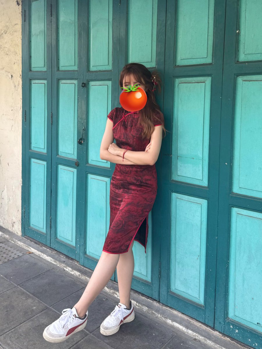 cheekchicshop's tweet photo. ส่งต่อชุดตรุษจีน 200 บาท รวมส่ง
ลายดอกกุหลาบ ตรุษจีนก็ได้ วาเลนไทน์ก็เริ่ด!
อก 36-38”
เอว 29-31”
ยาว 39.5”
🌹พร้อมโอนแถมปิ่นปักผม 3 อัน! เข้ากับลายเสื้อ
#ส่งต่อเสื้อผ้ามือสอง #ส่งต่อเสื้อผ้า #ส่งต่อชุดตรุษจีน #ตรุษจีน #ชุดกี่เพ้า #ชุดตรุษจีน #ส่งต่อเสื้อผ้ามือ2 #โล๊ะตู้เสื้อผ้า https://t.co/dKHXT2MVrx