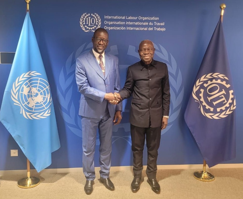 ilocoopsse's tweet photo. 🤝@GilbertFHoungbo, @ILO Director-General, met with @dr_aliounedione, Minister of @MMESS_Officiel.

The exchanges served to strengthen ILO–Senegal partnership to promote the SSE as an effective pathway toward economic inclusion, formalization, and resilience-building. https://t.co/OS1I2mVJ8N