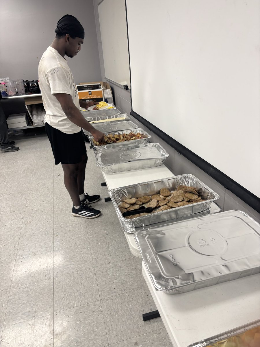 CoachBrentDearmon tweet media