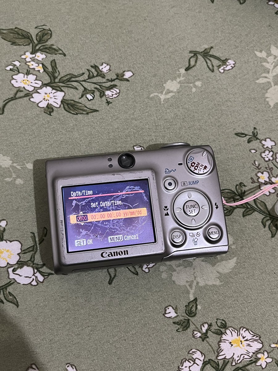 strawbibyy's tweet photo. Wts digicam canon ixy 600
✨flash on
✨baterai baru jadi awet pol
✨kondisi normal
✨dapet charger (bukan charger kodok), pouch, strap, memory

Minus layar kerut, tidak pengaruh ke hasil
770 aja bisa via oren yaw sdh termasuk admin🫶🏻 #zonauang #zonaba camdig wtb camera ixus canon https://t.co/36sYJrcjKl