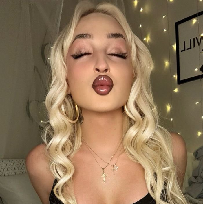 Sandra2827918's tweet photo. You can dm for FaceTime session ❤️🌹😍 https://t.co/yJn6cV7zh4