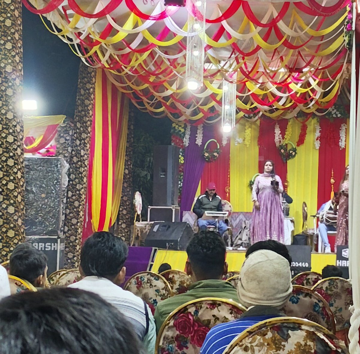 सब तो होता रहता है।।

आइए भजन हो जाए 😊