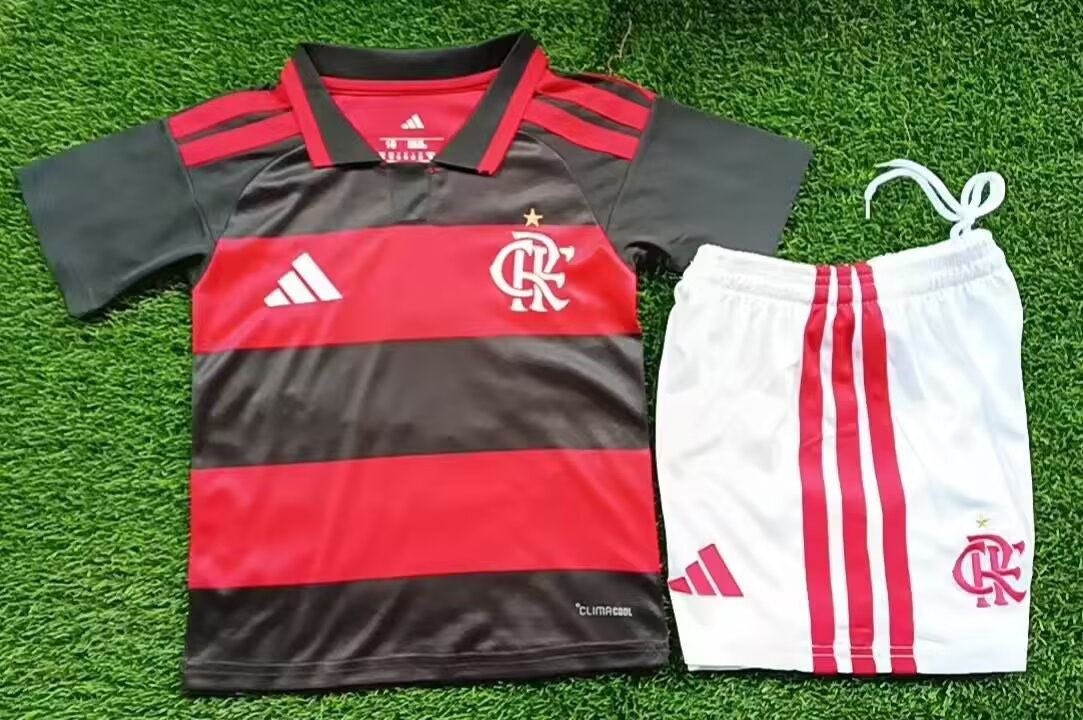 _pvcoelho's tweet photo. Modelo feminino 
Kit infantil 
Modelo masculino 
Manga longa 

Todos disponíveis para encomenda 📦 https://t.co/CxsvtgWo9g
