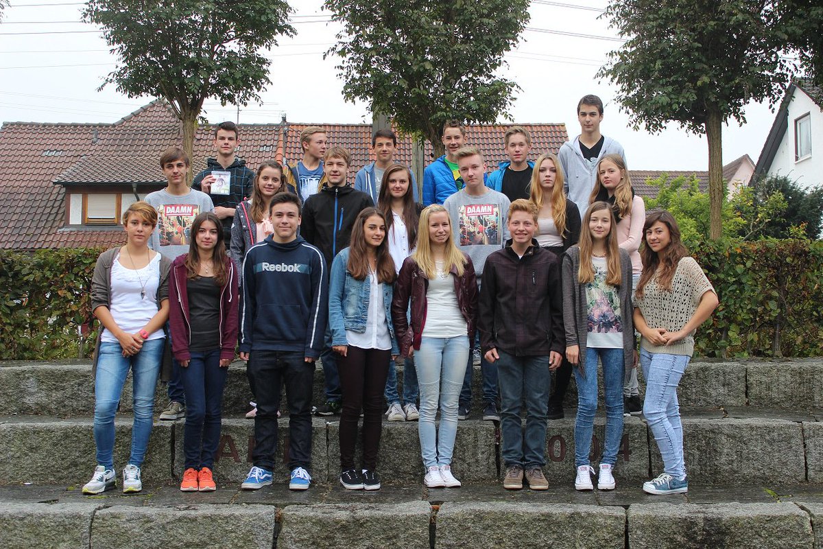 moonlight_mazee's tweet image. Das hier sind typische 16-17 jährige. Keine Ahnung was die Fußballer für Präparate oder Lebensmittel zu sich nehmen, normal ist das nicht.