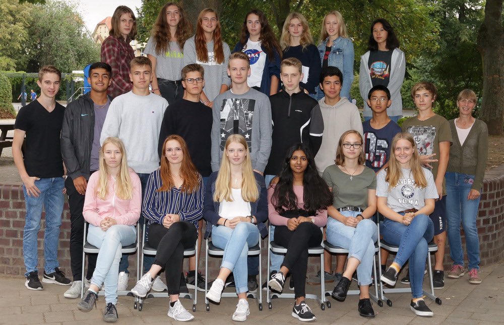 moonlight_mazee's tweet image. Das hier sind typische 16-17 jährige. Keine Ahnung was die Fußballer für Präparate oder Lebensmittel zu sich nehmen, normal ist das nicht.