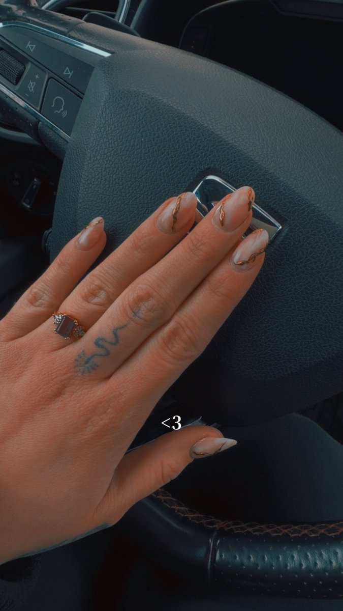 Hier ist noch das Resultat von meinem Nageltermin, in Begleitung. 🔥 57€ wurden brav übernommen. ✨

Wer möchte mich beim nächsten mal begleiten dürfen? 

Findom • Femdom • Sadistin • Moneydom • Geldherrin • Feet • Feets • Göttin • Mistress • Finsub • HumanATM •