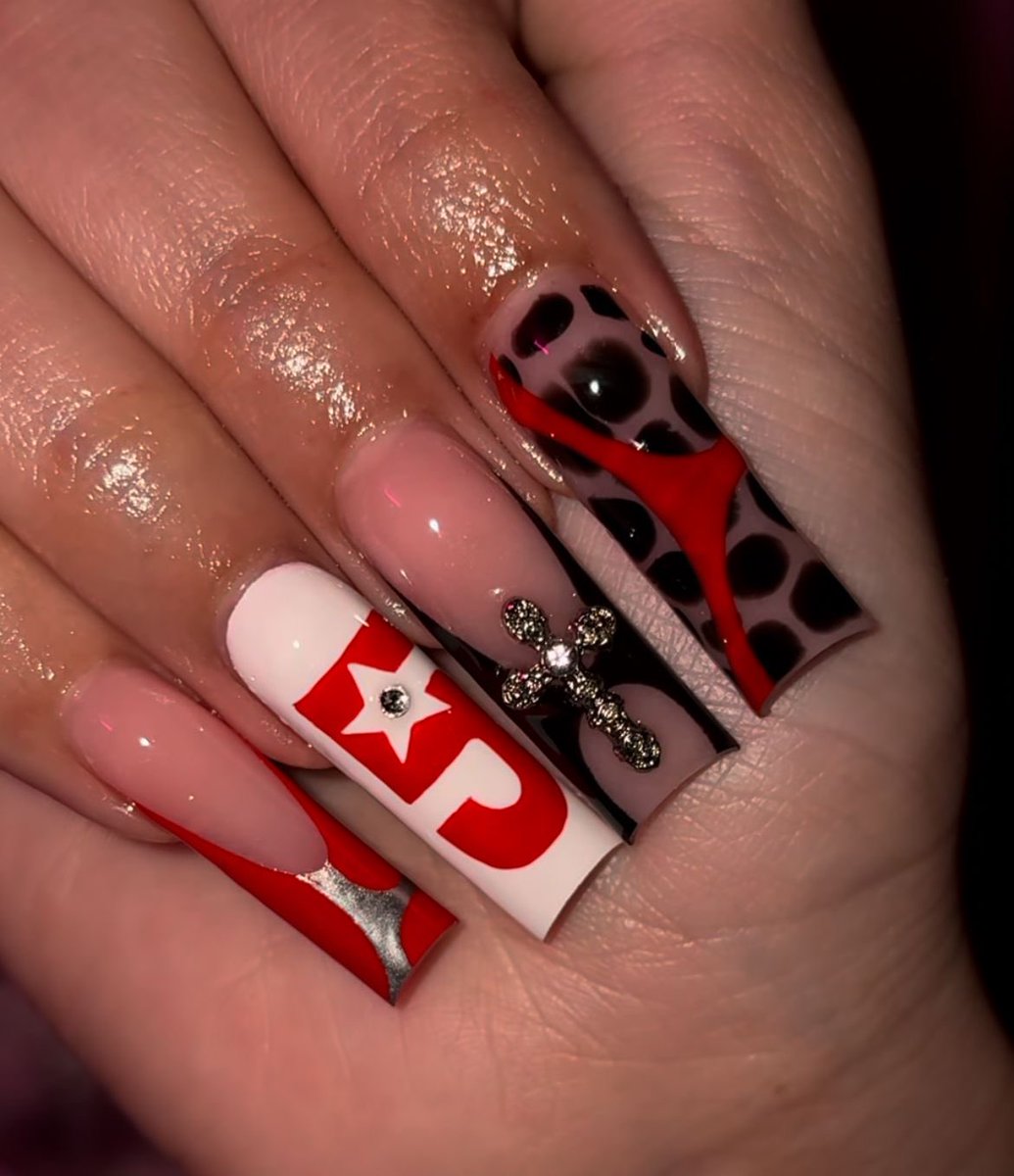 NunnieTheG's tweet photo. Red one nails been looking tea lately❤️🥹 https://t.co/9Q2CLq0iRJ