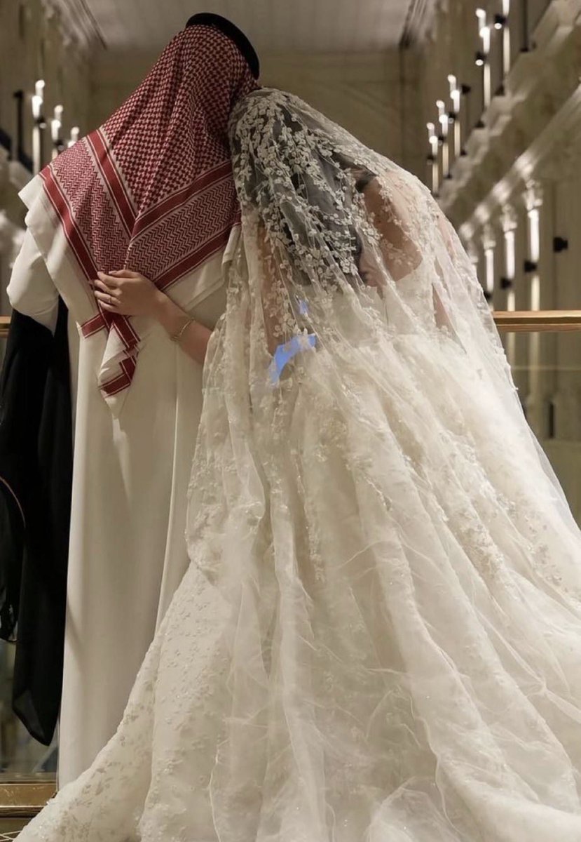 والله يا بنات اختاروا شريك حياتكم بعنايه  ❗️❗️ 

لا تقبلين اي احد عشان "لا يفوت القطار" ! 

صحتك النفسية والجسدية تعتمد على شريك حياتك حتى بشرتك ما بتلق الا مع الشخص الصح ☑️