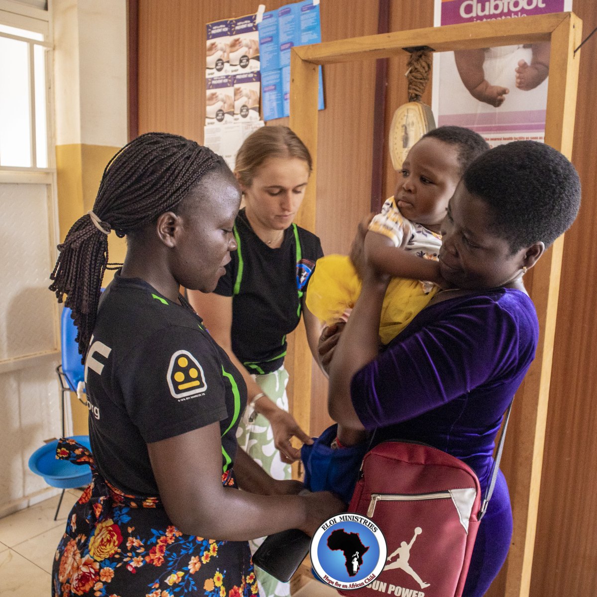 ELOIMinistries1's tweet image. Measuring a child during immunization helps track healthy growth, detect malnutrition early, ensure correct dosing of supplements, and monitor overall wellbeing—so every child is protected, growing strong, and given the best start in life. 💙👶🏽📏

#ChildHealth #ImmunizationWorks