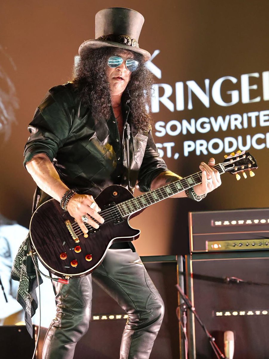 All_about_SLASH's tweet photo. Get @reshare_app • @slashworldarg Slash junto a Dirty Bats tocando ‘War Pigs’ de Black Sabbath en los premios Grammy en Los Angeles, CA. 01 de febrero de 2026.

Foto credito: John Shearer / Kevin Mazur /  JC Olivera

🤘🎩🌎

#slash #grammy #gibsonlespaul #ozzyosbourne #slashlive https://t.co/9kX2ieHC3v