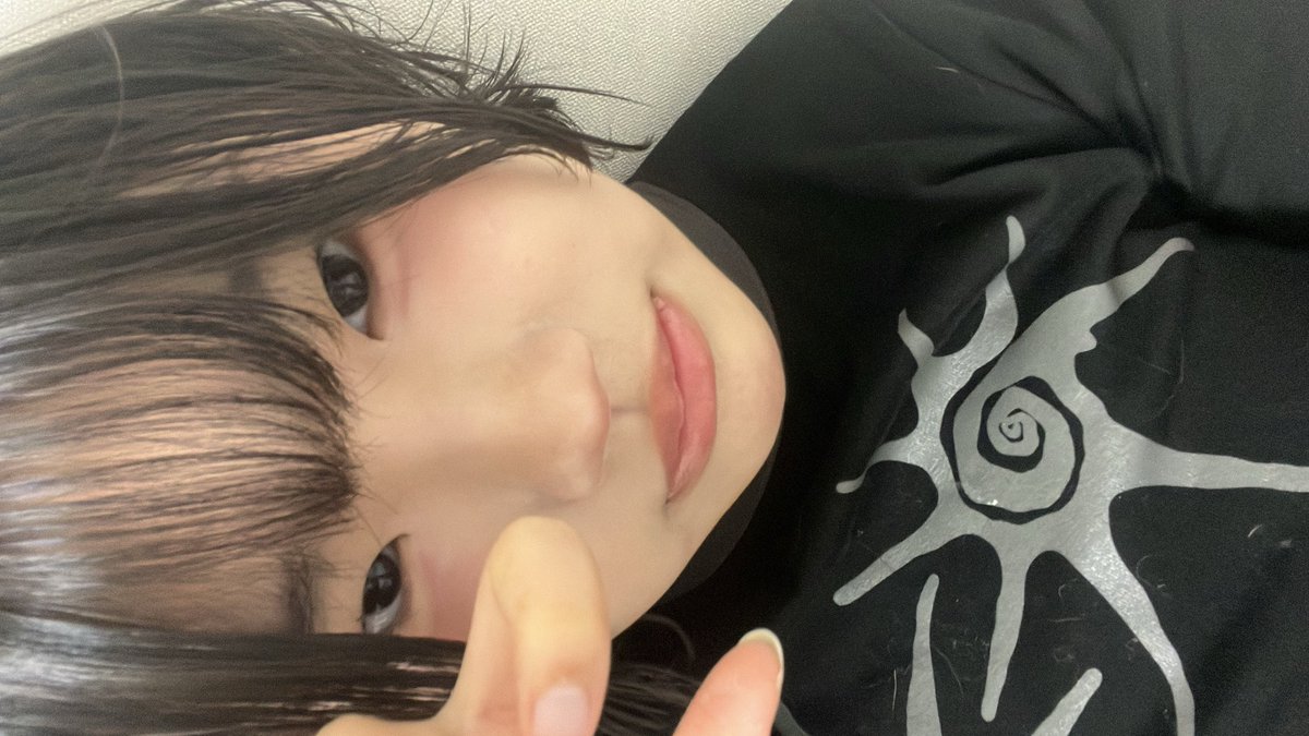 o7w5h1's tweet image. 순진하게 생겼지만 널 뜯을 수 있음