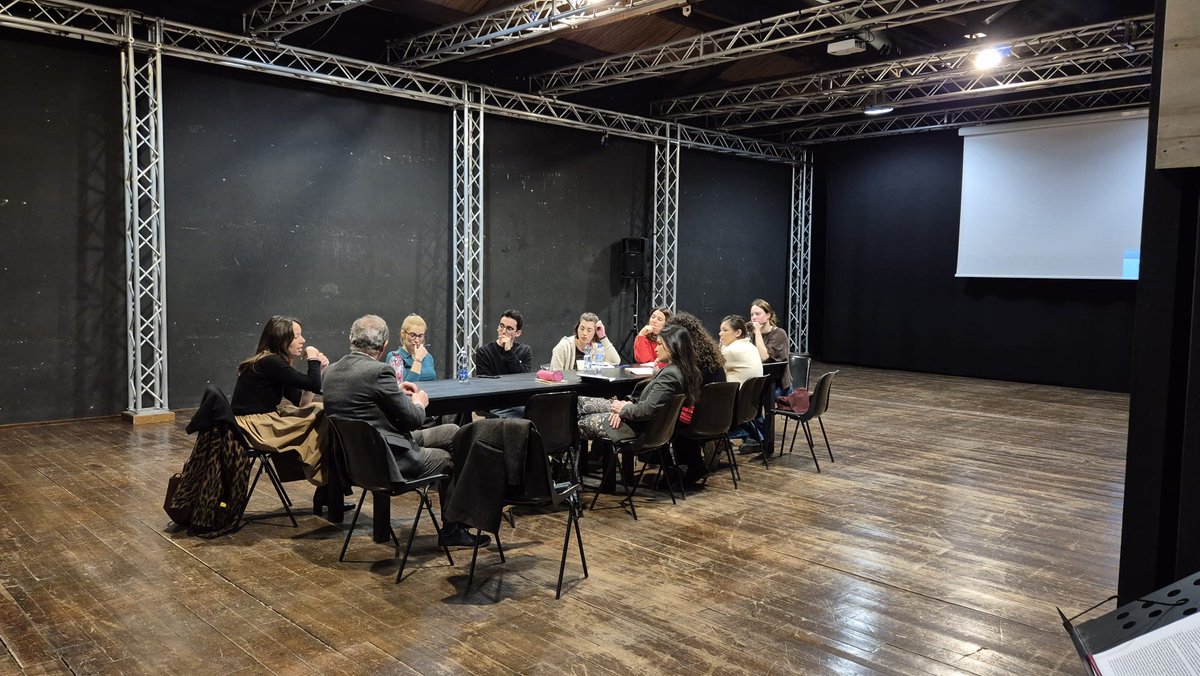 Prvi deo projekta počeo je juče u Rimu. Pod vođstvom reditelja Nuna Kardosa, sa mladim glumcima rade Florijan Hirš dramaturg Nacionalnog teatra iz Luksemburga, Đani Garera muzikolog i dramaturg i Luka de Fusko umetnički direktor Teatra di Roma i reditelj.