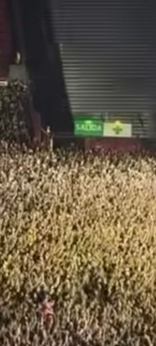 la cantidad de gente y lo que era la puerta de salida el gloryhole del coto