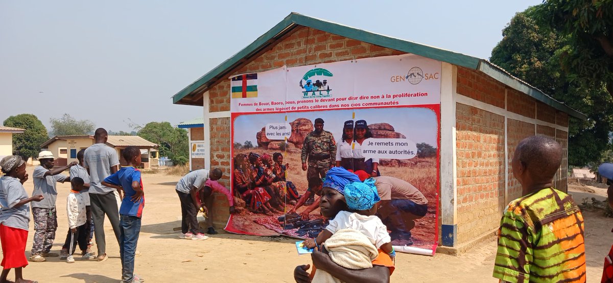 Ladyange2k's tweet photo. Pour une paix durable en RCA, les femmes de la  communauté peule disent non à la prolifération des armes dans la Nana-Mambéré.
@Sdg16Gensac https://t.co/AjxmkPAdU1