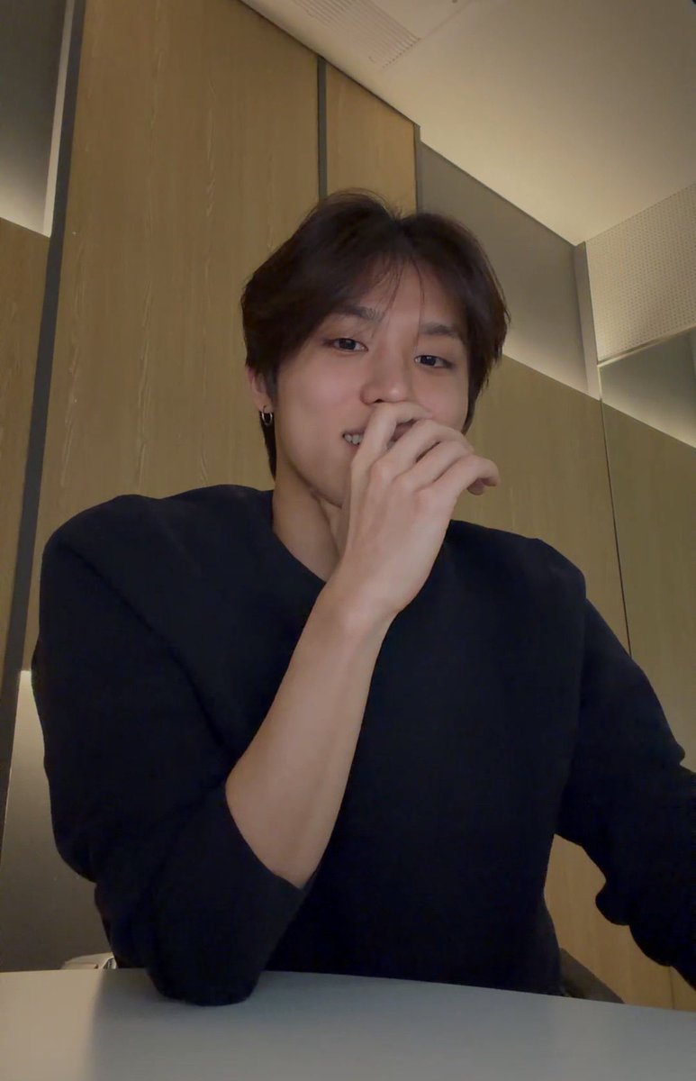 เหมือนไอ้แพทตอนคอลหาน้องจิเรยว่ะ