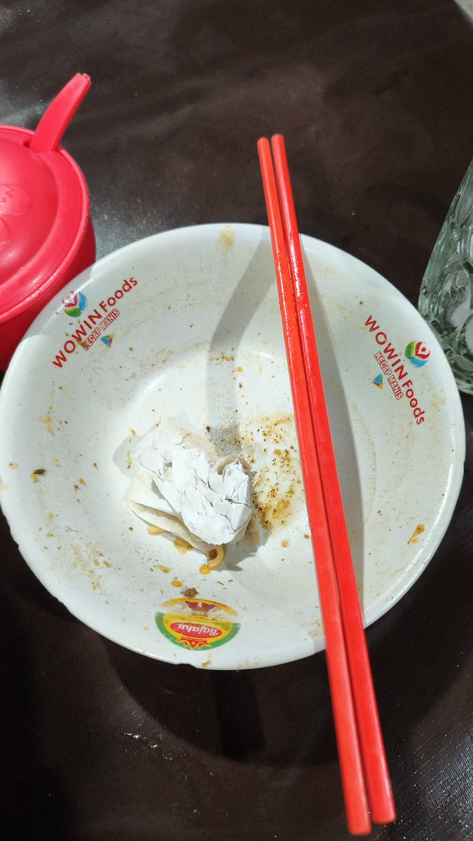 Lo_Fee00's tweet image. Makan mi ayam bonus ngobrol ro bapake sak jam awowkowkw dimana lagi kalau bukan potek 😋