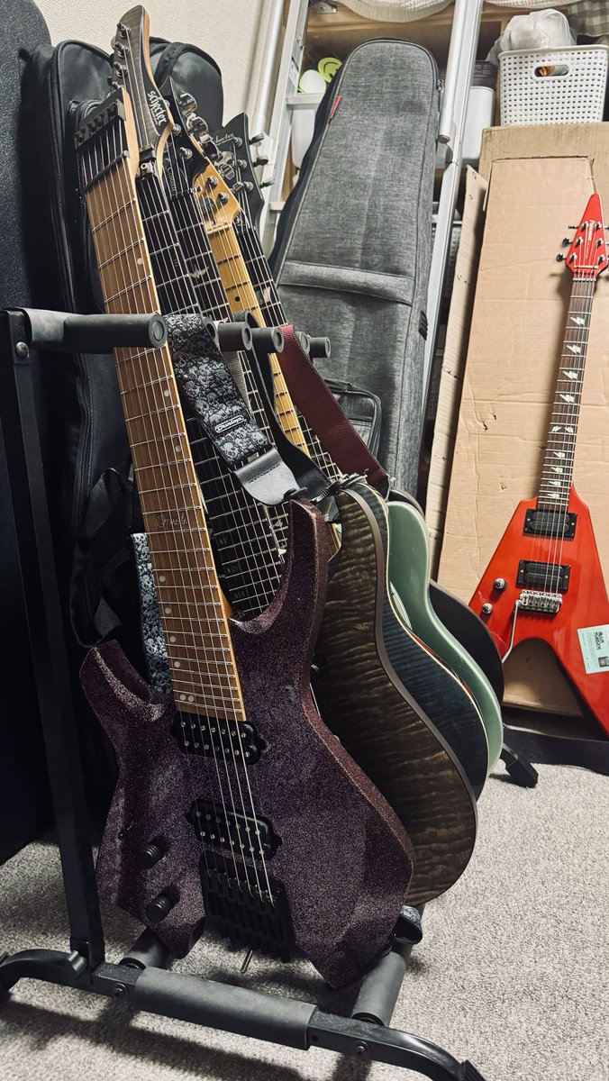 VermilionMatt's tweet photo. My new guitar…
Ormsby Goliath GTR 7 Run.17

もしかしたら知人は「おい、2ヶ月でギター2本も買ったのか？」って思うかもだけど、そうじゃないんだよね。
実は注文してからなんと四ヶ月も待たされたの…でも届いてみたら待った甲斐があったよ！ https://t.co/EjhAR5a7iz