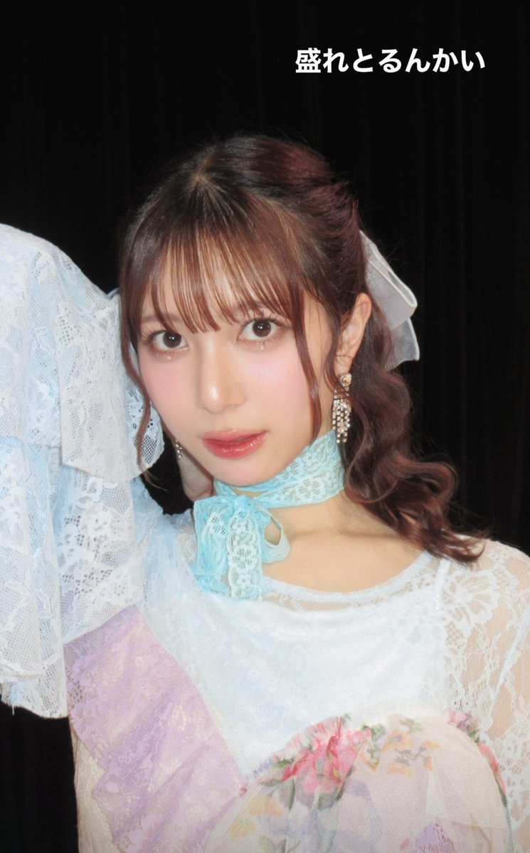 sayurihoforever's tweet photo. れいれいのストーリー、ゲラゲラ笑った。背中かいてるだけで盛れるアイドル何？？？
というか普通に背中かいてる状況がもうおもしろい。れいれいも背中かくんだ。

https://t.co/9qynQBiM16 https://t.co/0Ogs2Ho7cq