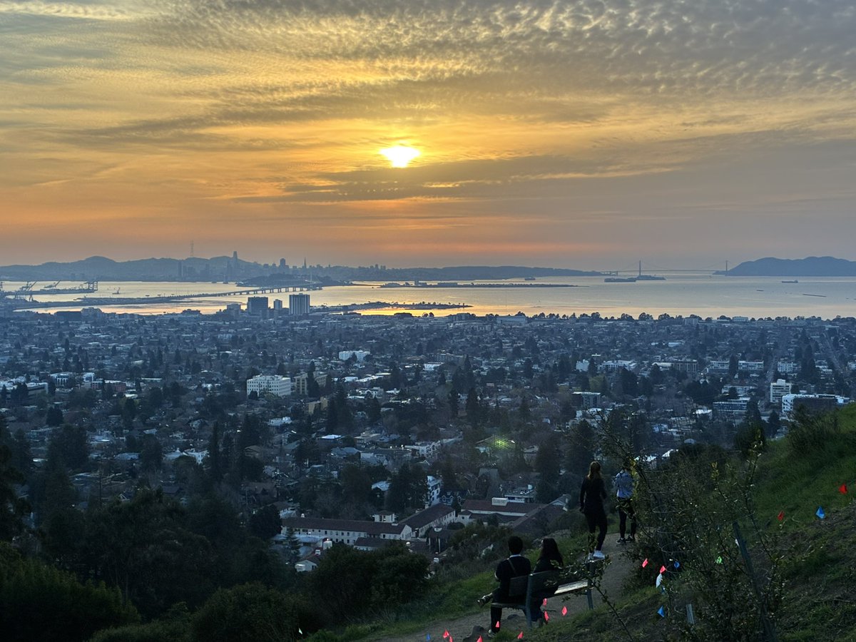 CurranEvents's tweet photo. Berkeley Cru 🥖🍷- https://t.co/KaAQaA5SA0 @BerkeleyCru https://t.co/c72U8Fdvyo