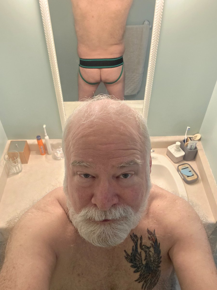 Beejeebopper tweet media