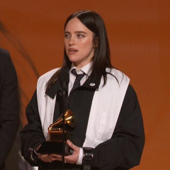 ‘WILDFLOWER’ by Billie Eilish re-enters the Top 20 of the Global Spotify chart at #15 (+20) with 3.3 million streams, following the #GRAMMYs.