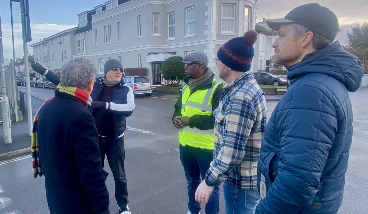 Green Councillors Meet School Parents to Hear Serious Safety Concerns adurgreenparty.org.uk/news/green-cou…