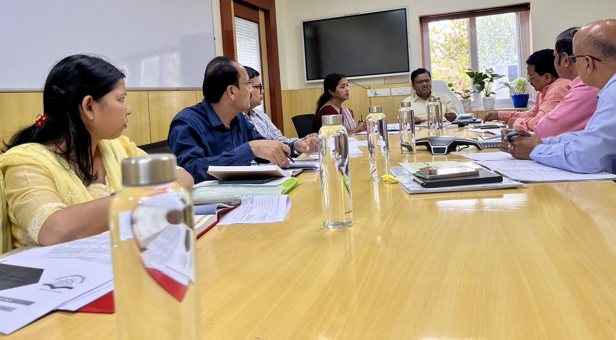 SMEOdisha's tweet photo. Dr. N. Thirumala Naik, Commissioner-cum-Secretary, chaired a review meeting with Directors and senior officers of the Department to assess the infrastructural status of Academic Buildings and Hostels under Odisha Adarsha Vidyalaya Sangathan (OAVS) and Buildings of DIETs under TE&SCERT.

Chief Engineers of Works Department and Rural Development Department, and officers from Housing & Urban Development Department also participated in the meeting. The Commissioner-cum-Secretary emphasized the importance of timely completion of all ongoing infrastructure works to strengthen educational facilities across the state.