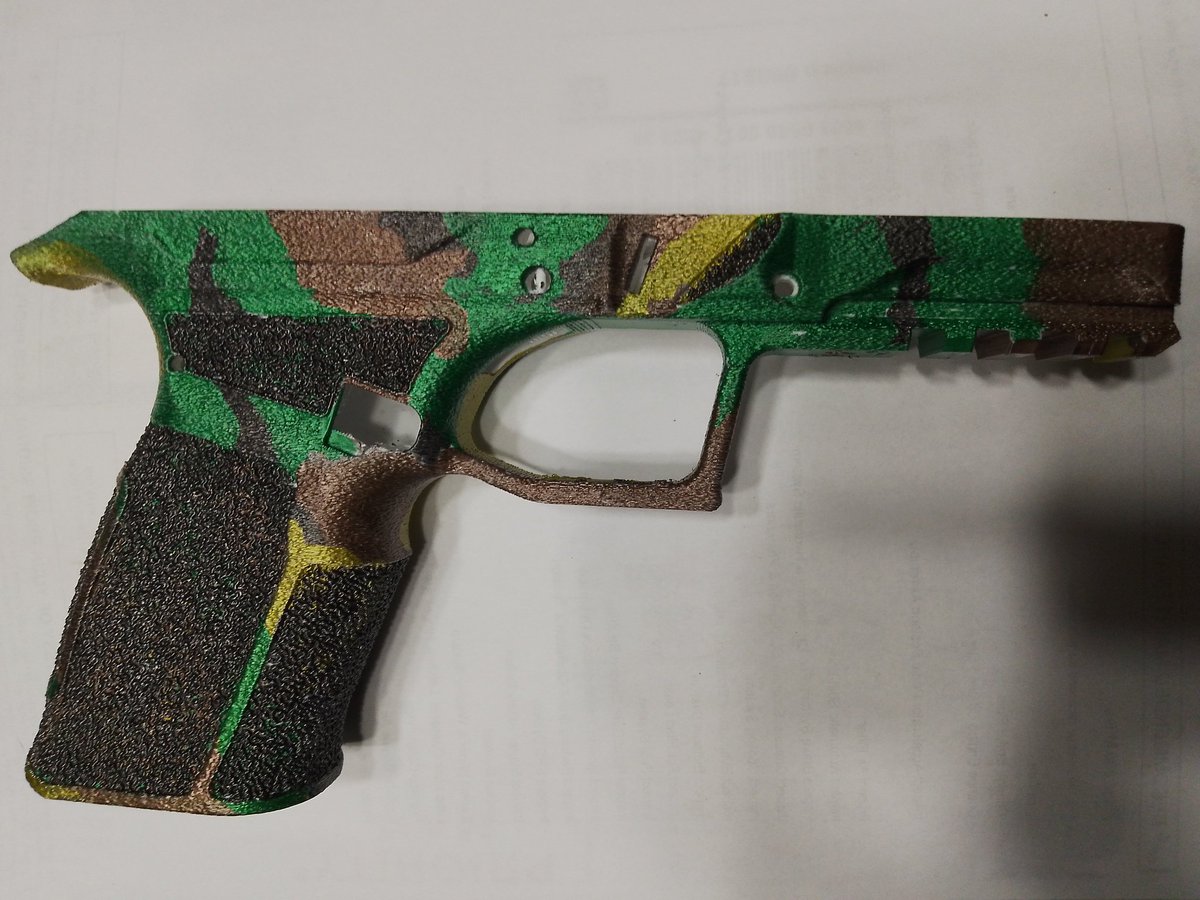 MiLiTaRy sTyLe PiStOl