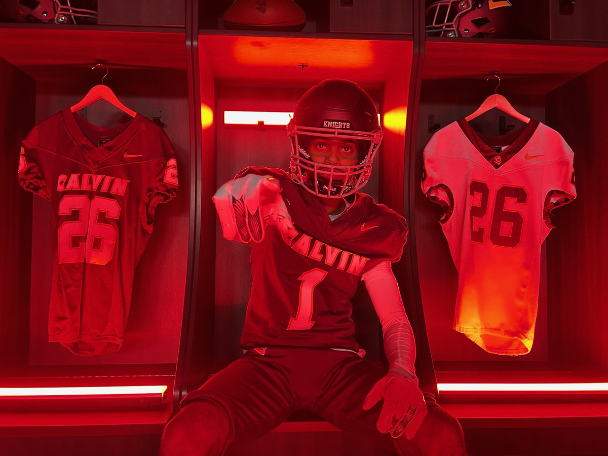 DavistonIsiah's tweet image. #AGTG after a great visit and amazing conversations I’m blessed to revive an offer from @CalvinKnightsFB. Thank you for the hospitality. @coachdrewvaz @CoachLBell 

@BobbyMarten2 @cmerrell3 @JohnnyPardo24 @VincentIwuagwu @TheD_Zone @PrepRedzoneMI @MichFBFrenzy @XplosivePA
