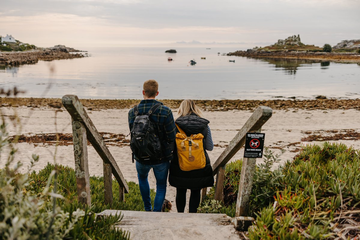 IOSTravel's tweet image. Gift a little island magic this Valentine’s 💙

From island-made jewellery &amp;amp; flowers to the promise of an island escape with Scilly Travel vouchers ✨

Comment your favourite Scilly businesses below &amp;amp; help inspire others.

#LoveScilly #ValentinesDay #IslandMade