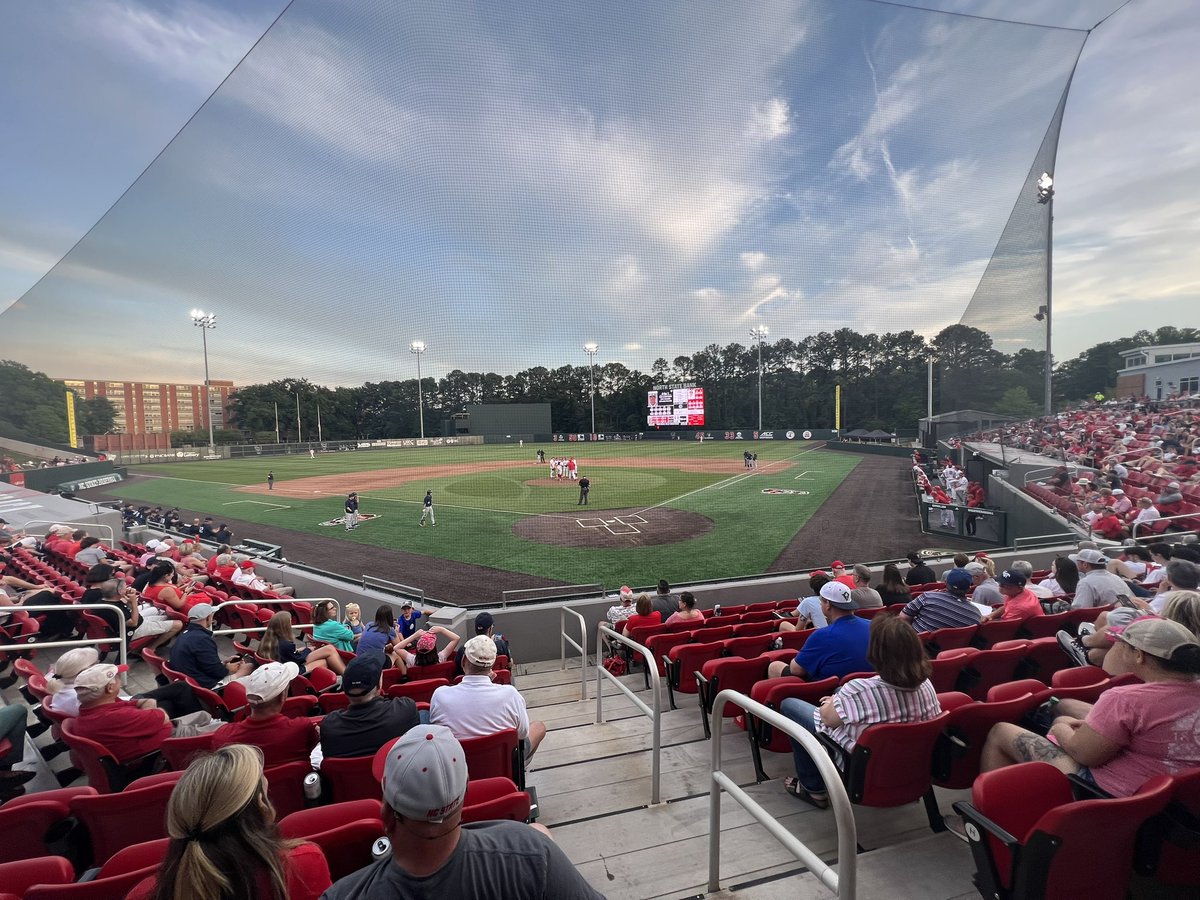 Just Means Less ACC tweet media