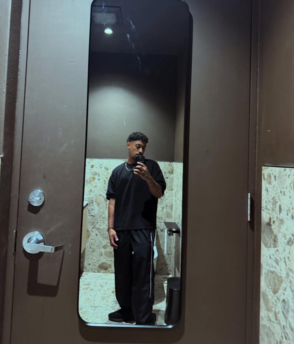 OPAC 𝗴𝘂𝗿𝘆 🥤 tweet media