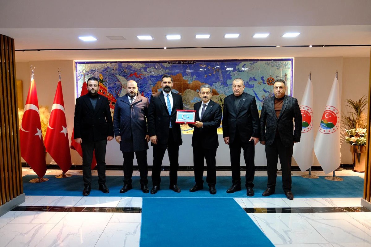 Irak Türkmen Cephesi Türkiye Temsilcisi Kutluhan Yayçılı, MHP Şırnak İl Başkanı Koçero Saluci ve beraberindeki heyet ile birlikte,

Valimiz Birol Ekici’yi ziyaret etti.