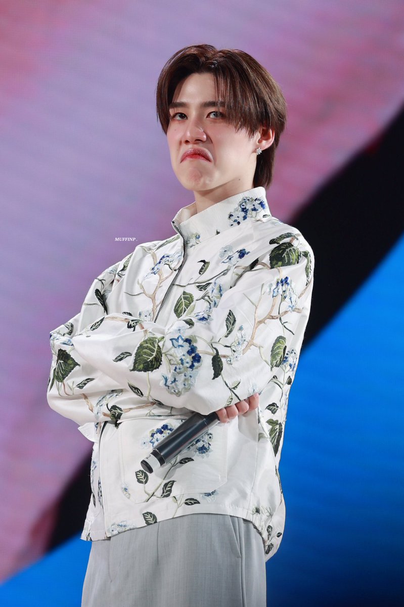 ชื่อภาพ : ยักนะ! ม่ะมิ๊!!😾💢

PP KRIT FANSIGN IN GUANGZHOU #ppkritt 
#THETIMEWESLOWDOWN_Guangzhou