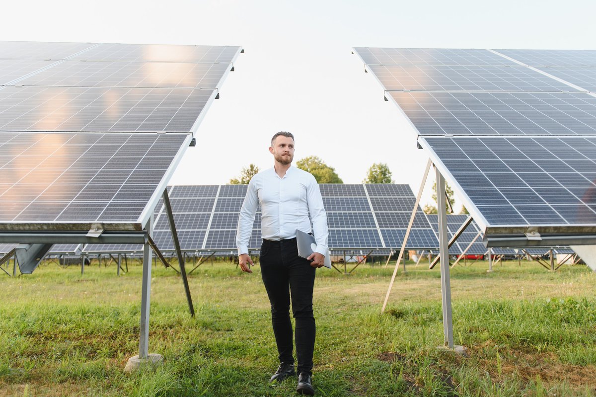 InfoANRE's tweet image. 🌱 Accelerare vizibilă a proiectelor din surse regenerabile – decembrie 2025🔋

 👉Informațiile complete sunt disponibile pe site-ul ANRE.
🔗anre.ro/.../energie...…