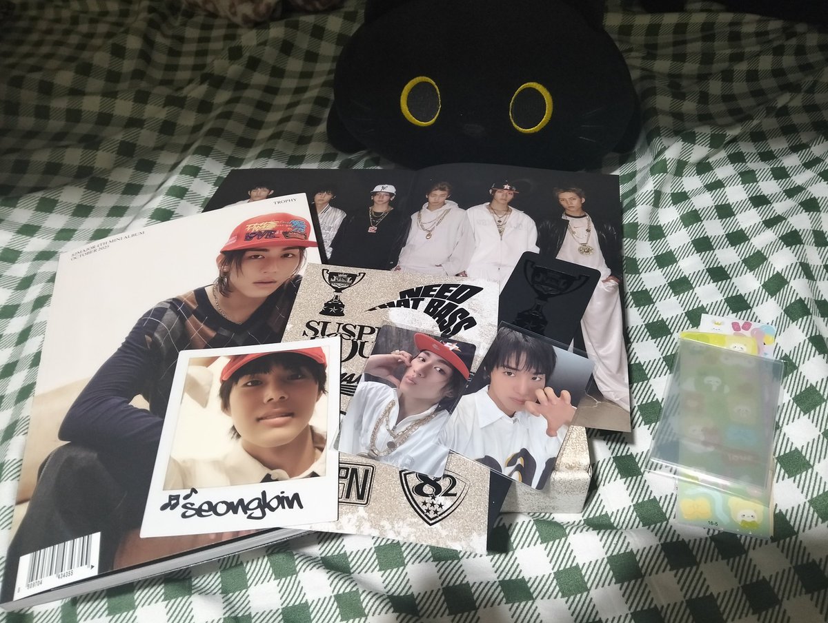 chaenified's tweet image. not ahof related!

I'm a Kpop fan that is openly happy to try other groups songs &amp;amp; 82major officially captured my heart. I availed their latest album cause i support good songs. To my surprise,I'm amazed at the quality even the group coming from a small company

@82MAJOR_231011