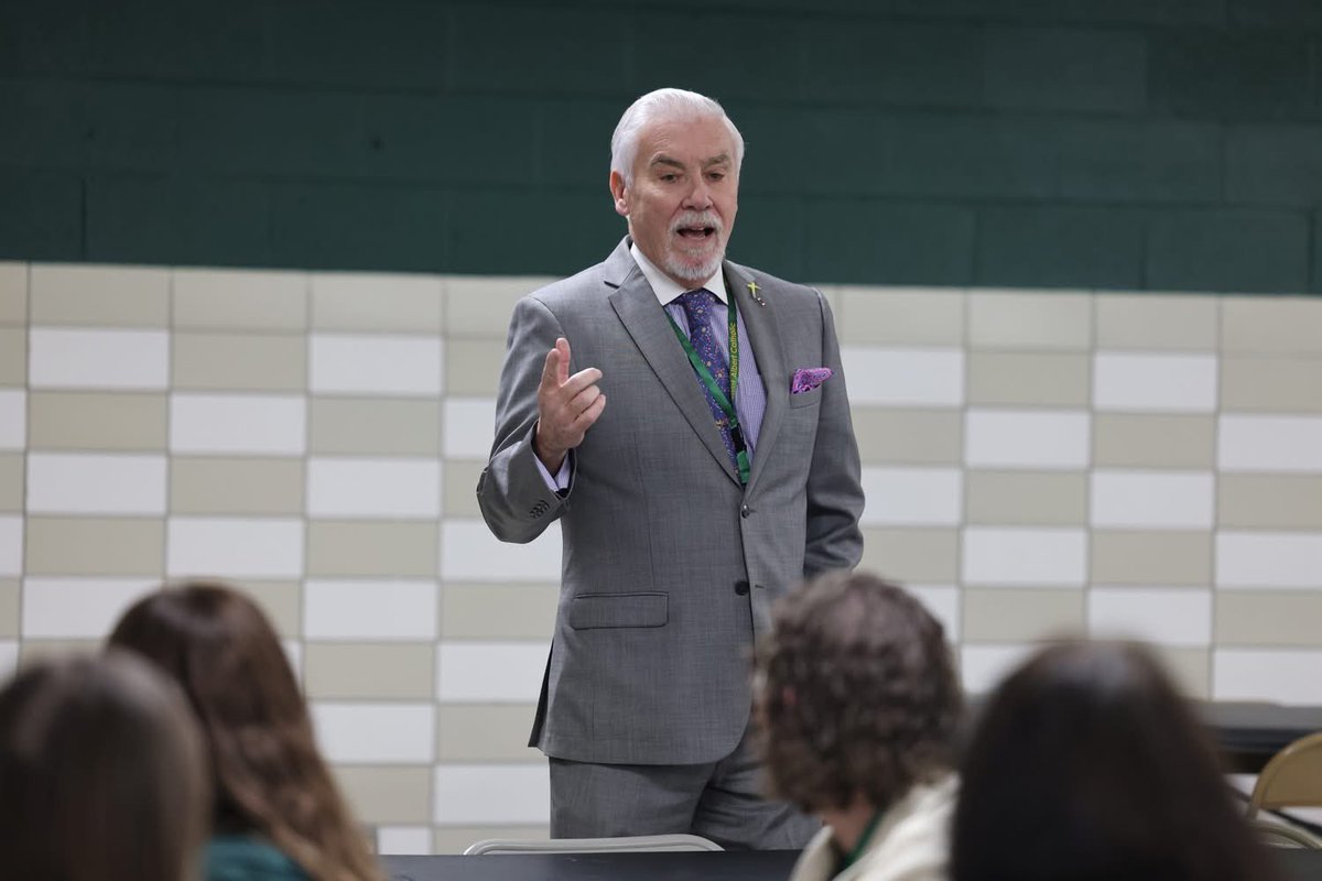 StAlbertSchools's tweet photo. Yesterday, our new MS/HS Administrator Todd Barnett and Chief Advancement Officer Mike Murtagh had the opportunity to meet with our amazing staff and teachers and share their vision for the future of Saint Albert Catholic. https://t.co/5DlbiMoaEQ