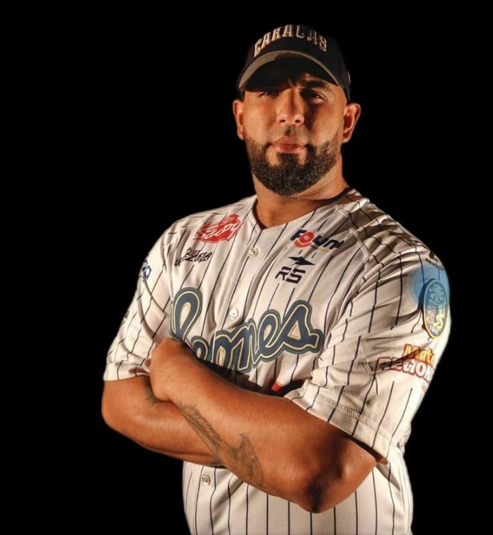 Cuando te sientas estúpido, recuerda q Anthony Vizcaya boto varios juegos A PROPÓSITO para forzar un cambio a los Leones para luego quedar eliminados de último lugar y tener q ver al Magallanes CAMPEÓN.  

sin duda fue una de las mejores cosas q le pasó al MAG, salir de esa 🗑️