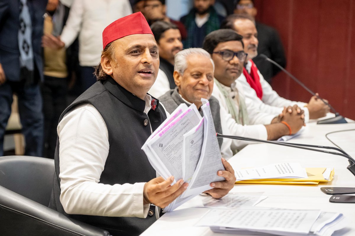 yadavakhilesh's tweet photo. SIR को संगठित अपराध की श्रेणी में डाल देना चाहिए। https://t.co/6R64xKxm7G
