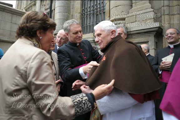 Pope Benedict XVI wearing a Pilgrim coat with a scallop shell symbol #popebenedictxvi