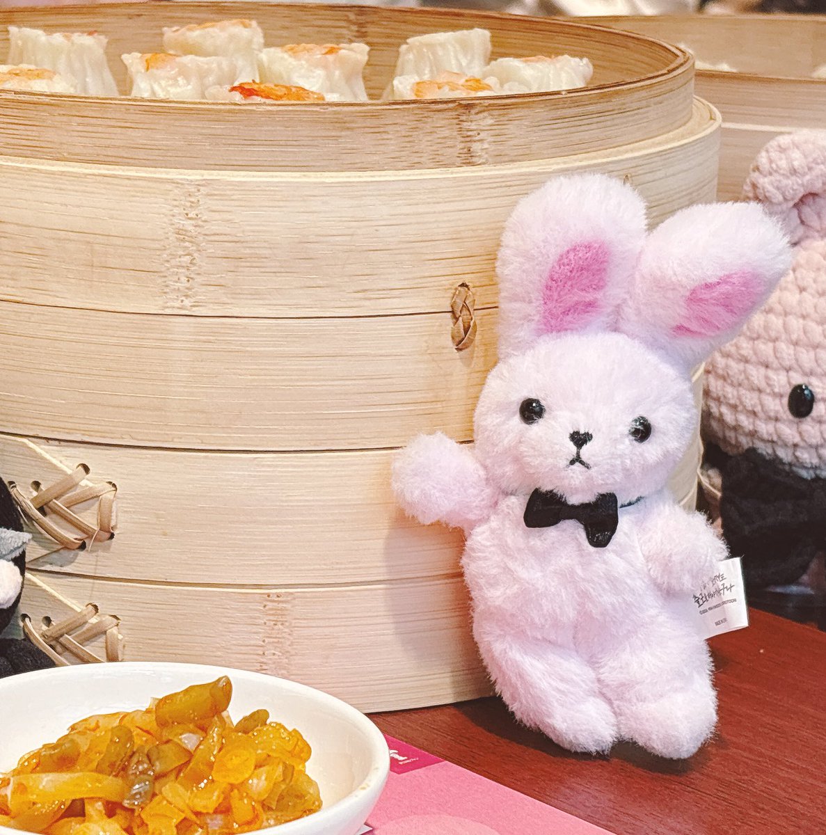 헤이- 친구, 시간있습니까? 
아껴 쓰십시오.

응, 쇼마이 빨리먹을게..