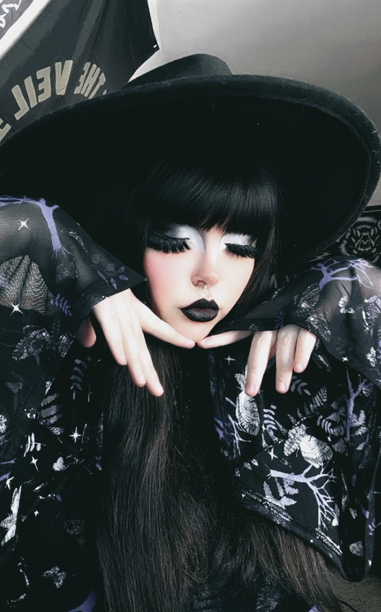 hannahlinn.exe 🖤 tweet media