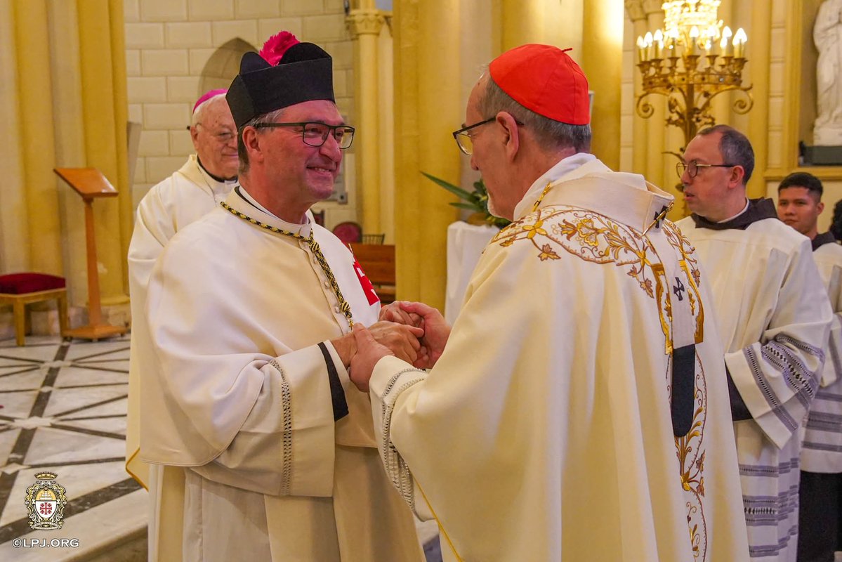 LPJerusalem's tweet image. الثلاثاء 3 شباط 2026، ترأس غبطة البطريرك الكاردينال بييرباتيستا بيتسابالا، بطريرك القدس للاتين، قداسًا إلهيًا في كاتدرائية البطريركية اللاتينية، تمّ خلاله منح الأب كلود باش، لقبَ قانوني القبر المقدس الفخري.

On Tuesday, February 3rd, 2026, His Beatitude Cardinal Pierbattista…