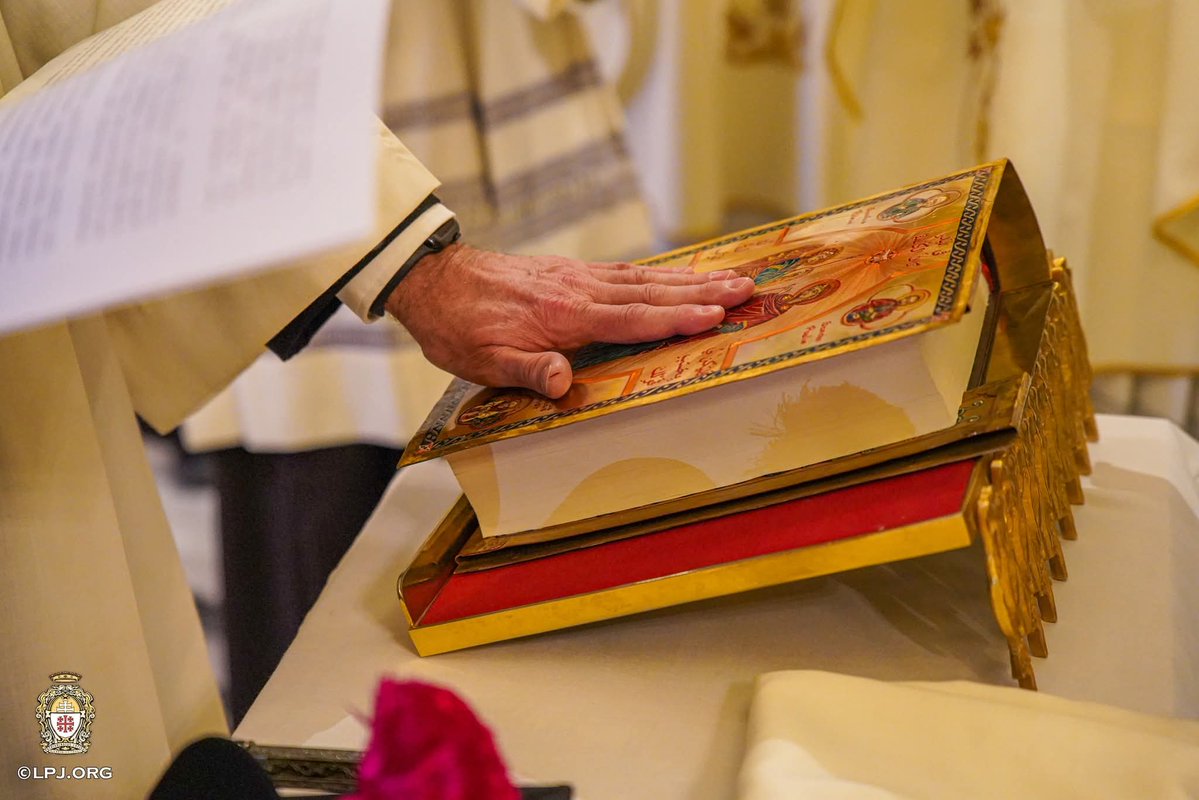 LPJerusalem's tweet image. الثلاثاء 3 شباط 2026، ترأس غبطة البطريرك الكاردينال بييرباتيستا بيتسابالا، بطريرك القدس للاتين، قداسًا إلهيًا في كاتدرائية البطريركية اللاتينية، تمّ خلاله منح الأب كلود باش، لقبَ قانوني القبر المقدس الفخري.

On Tuesday, February 3rd, 2026, His Beatitude Cardinal Pierbattista…