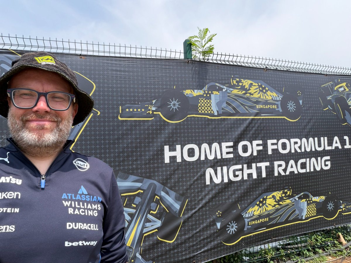 FuncleJonny's tweet photo. @c7carl @WilliamsF1 Had the absolute pleasure of going to Singapore last October. My Mrs kindly printed the missing sponsor logo's on a DTF machine, and I ironed them on to my top. Front, back, sleeves - looked fabulous. Something similar for this year's merch required too then! https://t.co/kvh1GZd3le
