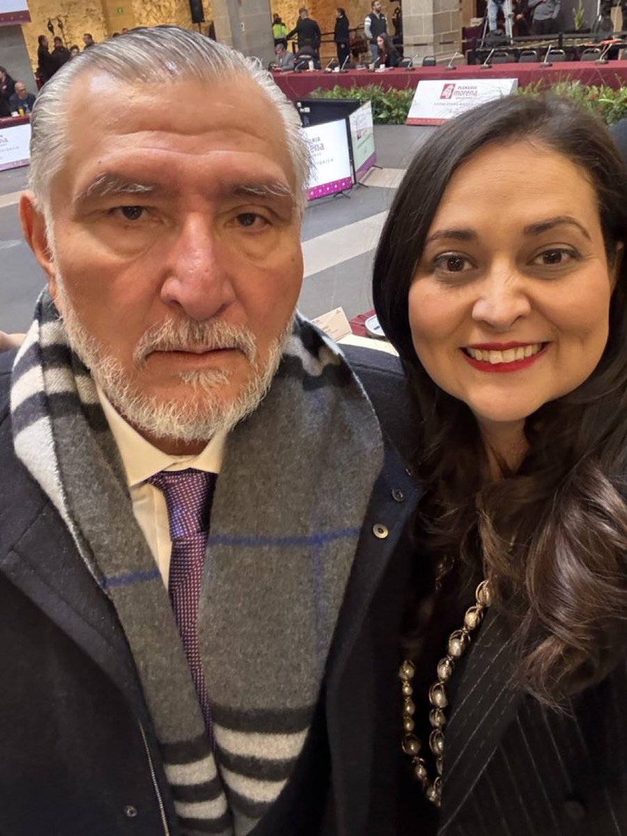 jmpina13's tweet photo. @cynthialopezc1 @PartidoMorenaMx @DiputadosMorena @MorenaCiudadMex @infpmorena @MorenaSenadores @GPMorenaCdMex @LuisaAlcalde @CaroRangelG @morena_cdmx @VidaCondesa Jajajajajjajajaja ok https://t.co/Du4Pz6MAEk