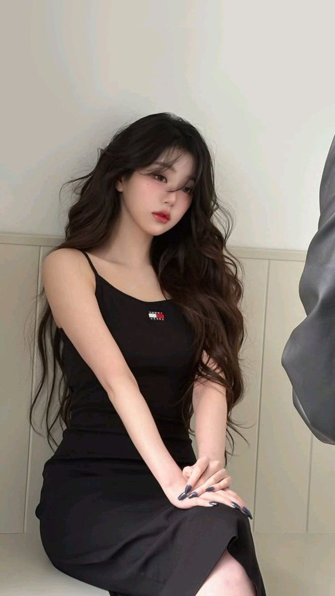 🖤 tweet media