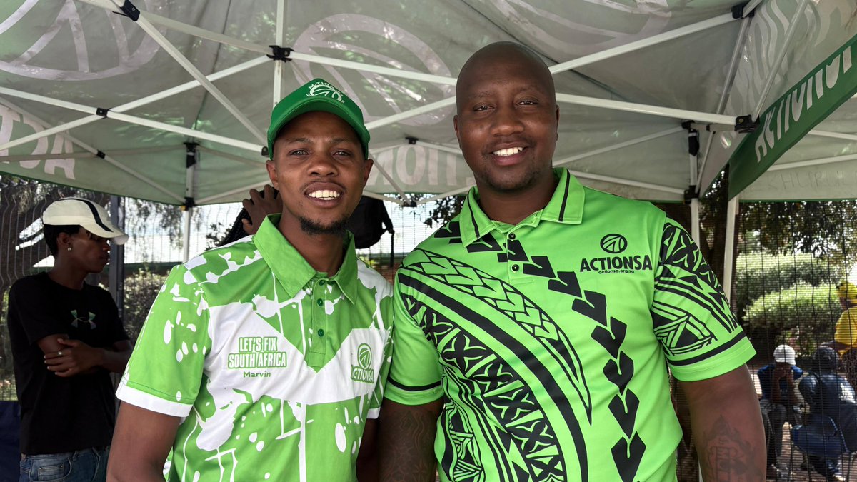 EvelynMondlana's tweet photo. @ActionSA_EkuReg Mayoral Candidate Cllr. Xolani Khumalo is at Thuthuzekani Voting Station. Less than 5 hours to go before polls close. Ward 2, come cast your vote while there’s still time—your vote is your voice!
#electionday
#letsfixward2withkoloi
#voteforactionsa https://t.co/rRVdznaSlY